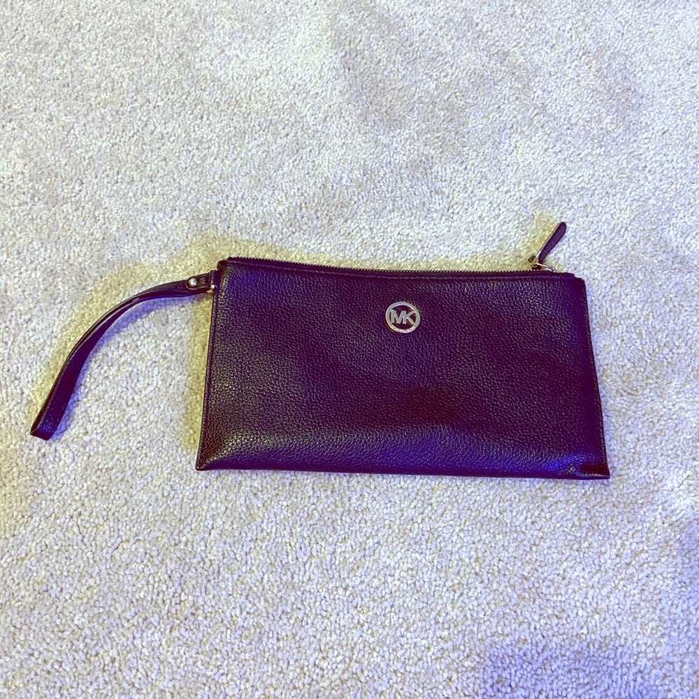 Black leather Michael Kors wallet